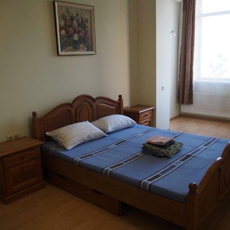 Dolphin Apartment Odesa Exterior foto